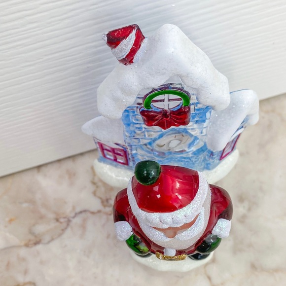 Magical Winter Christmas Santa with Glitter Nightlight - Picture 3 of 5